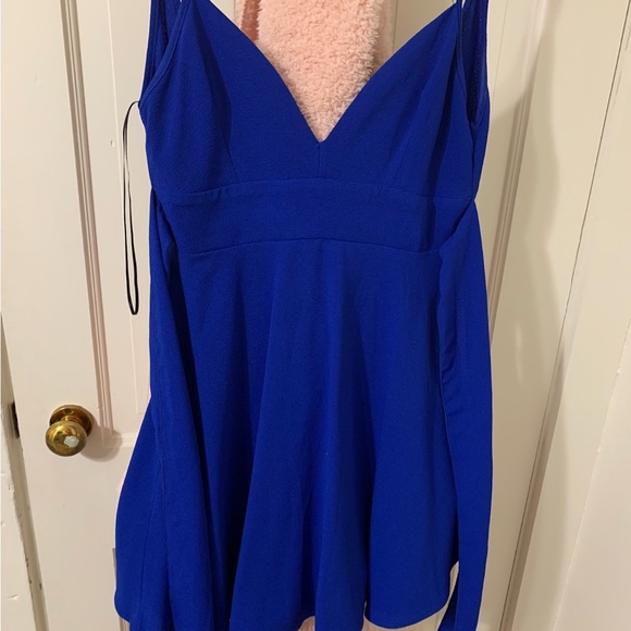 Size S, worn only x2 to weddings - Picture 2 of 2